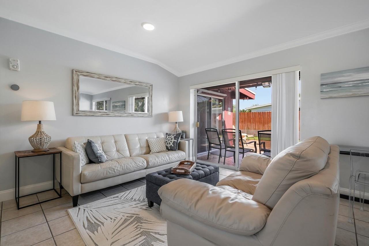 416 Lighthouse Dr - Photo 5 of 50