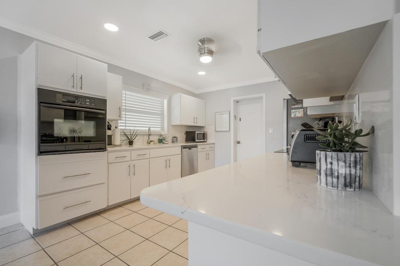416 Lighthouse Dr - Photo 7 of 50