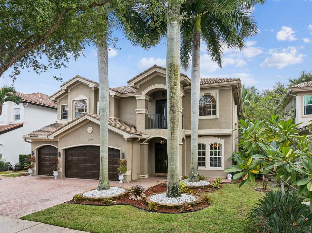 10897 Sunset Ridge Cir - Photo 2 of 50