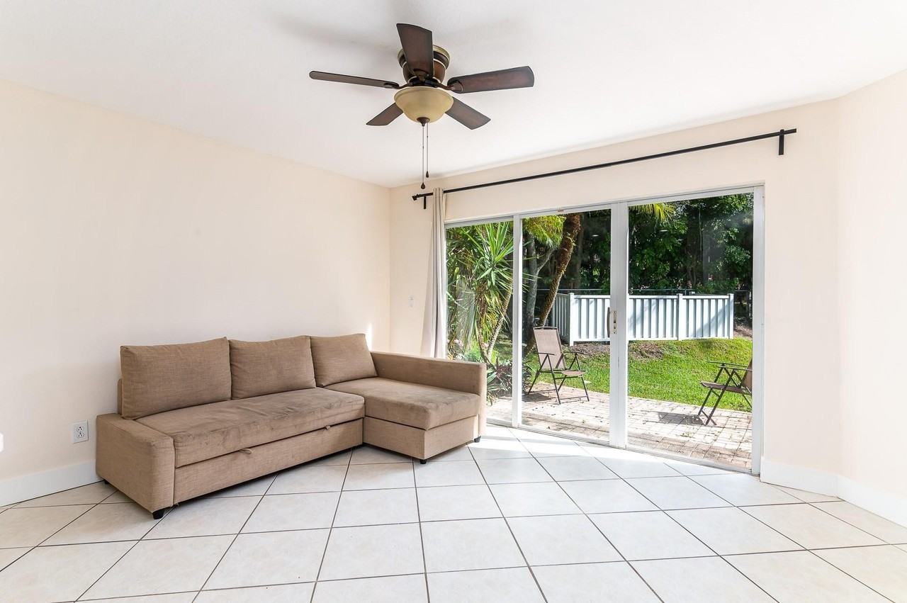2916 Nw 99th Ter - Photo 6 of 23