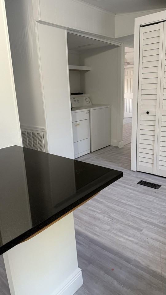 5040 Sw 30th Ave - Photo 4 of 11