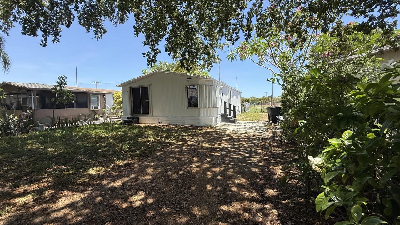 5040 Sw 30th Ave - Photo 5 of 11
