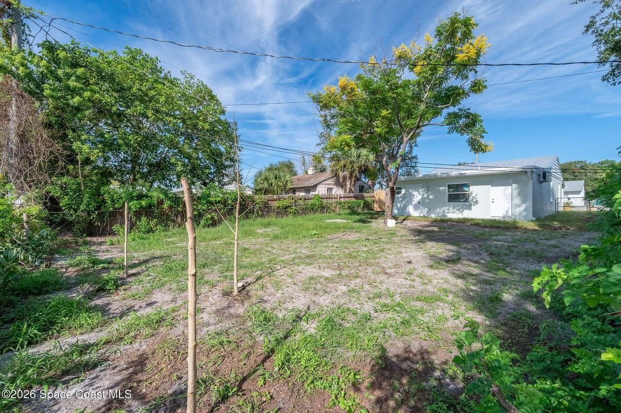 1212 Azalea Ct W - Photo 7 of 40