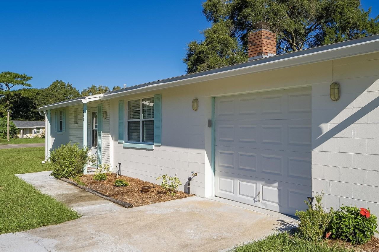 260 Trillo St - Photo 5 of 50