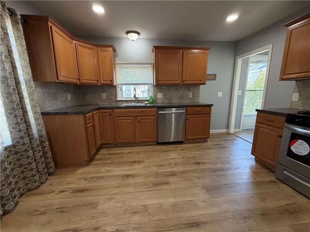 52 Union St - Photo 2 of 25