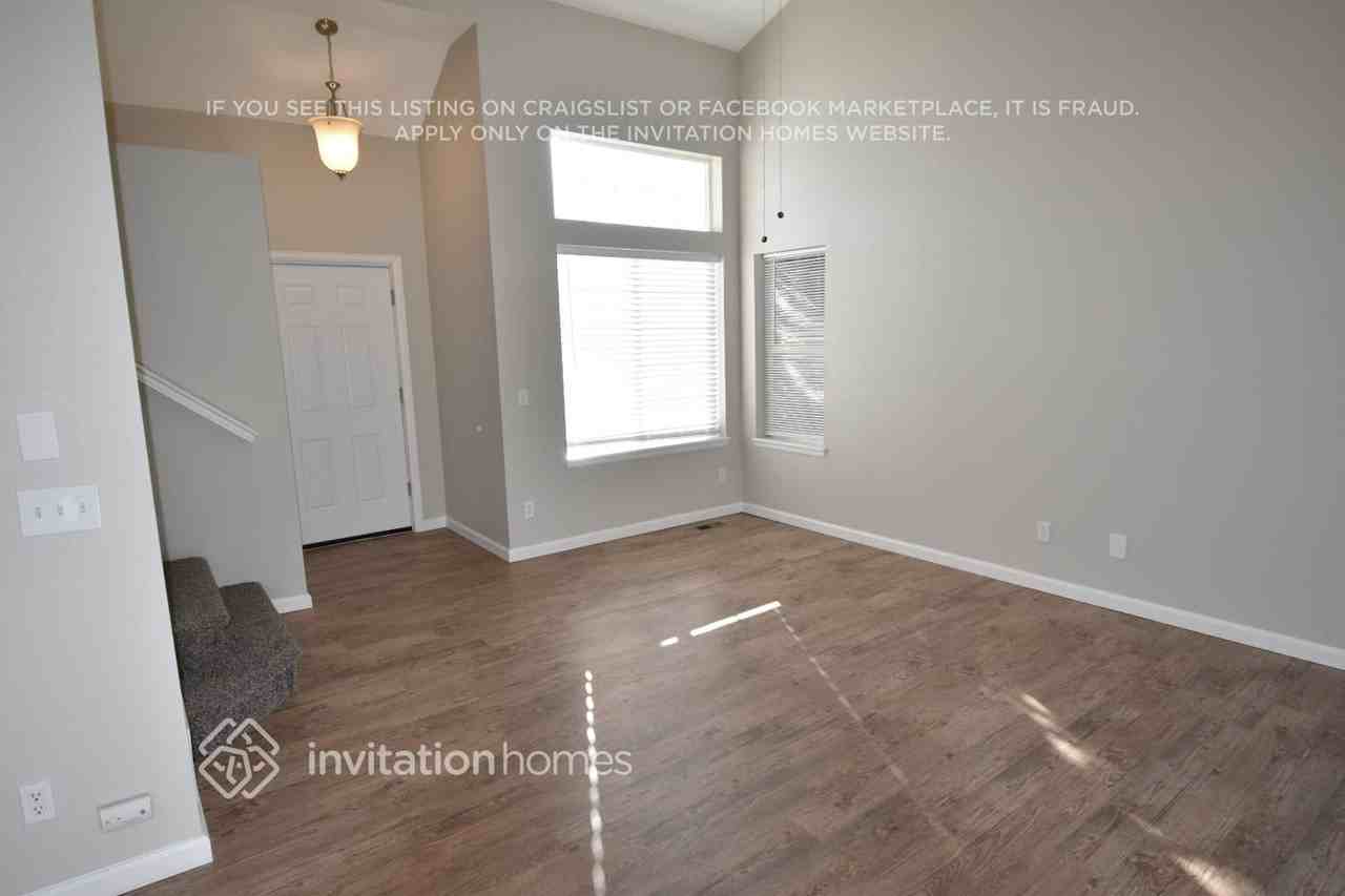 3875 S Quemoy Ct - Photo 2 of 14