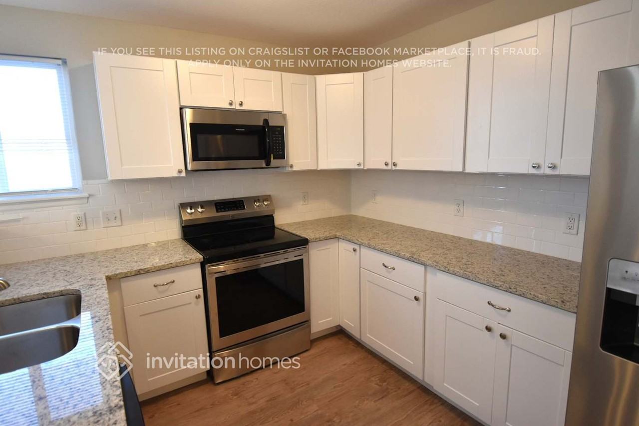 3875 S Quemoy Ct - Photo 5 of 14
