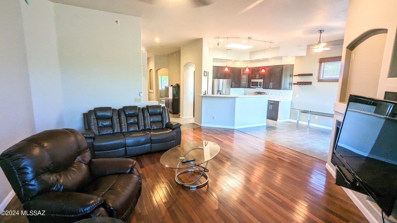 5245 N Sterling Springs Dr - Photo 3 of 14