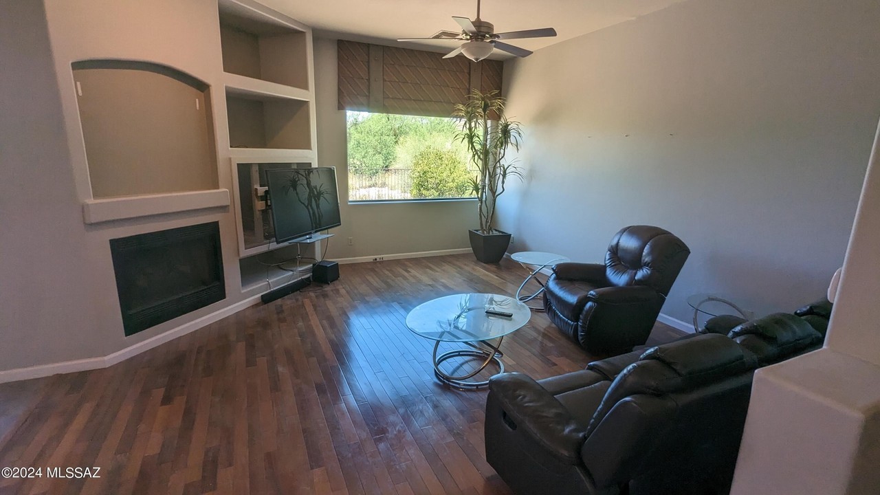 5245 N Sterling Springs Dr - Photo 4 of 14