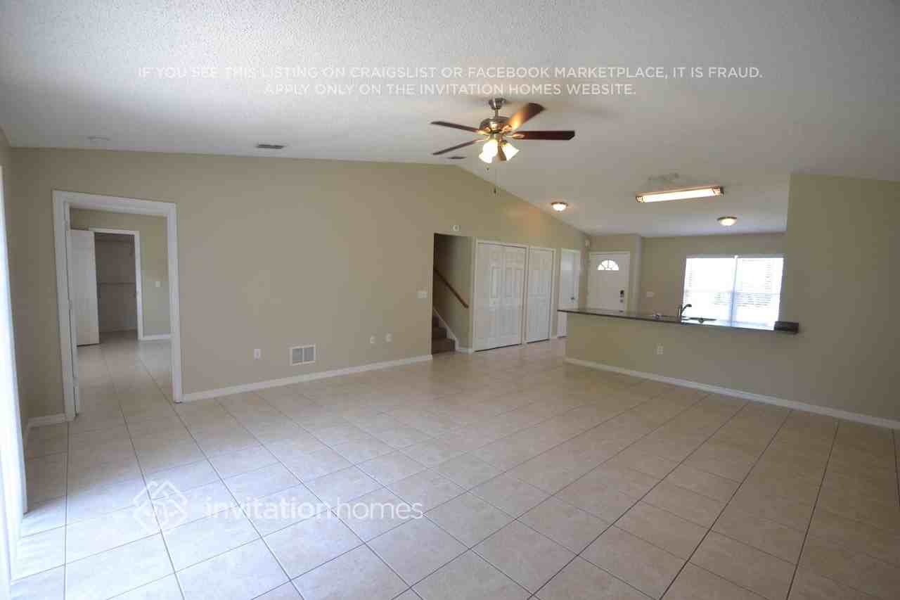 2778 Fargo Ave - Photo 3 of 12