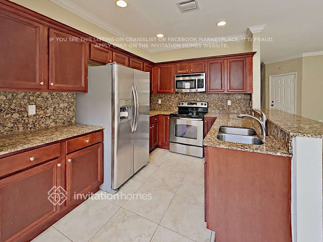 1038 Ne 207th Ter - Photo 6 of 16