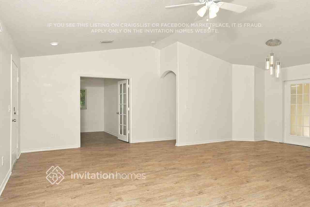 8325 Scanlon Ave - Photo 4 of 17