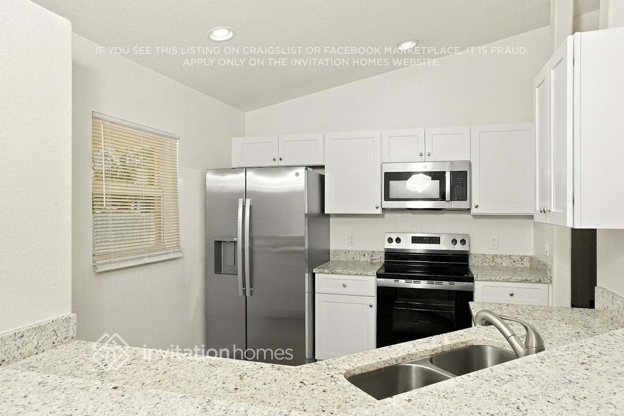 8325 Scanlon Ave - Photo 6 of 17