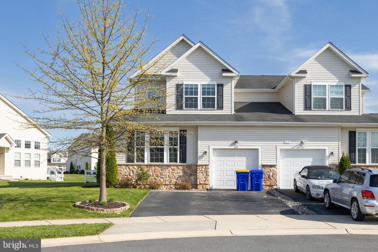 409 Galway Ct - Photo 2 of 49