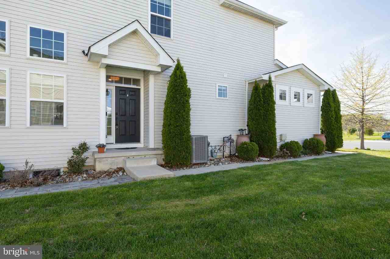 409 Galway Ct - Photo 3 of 49