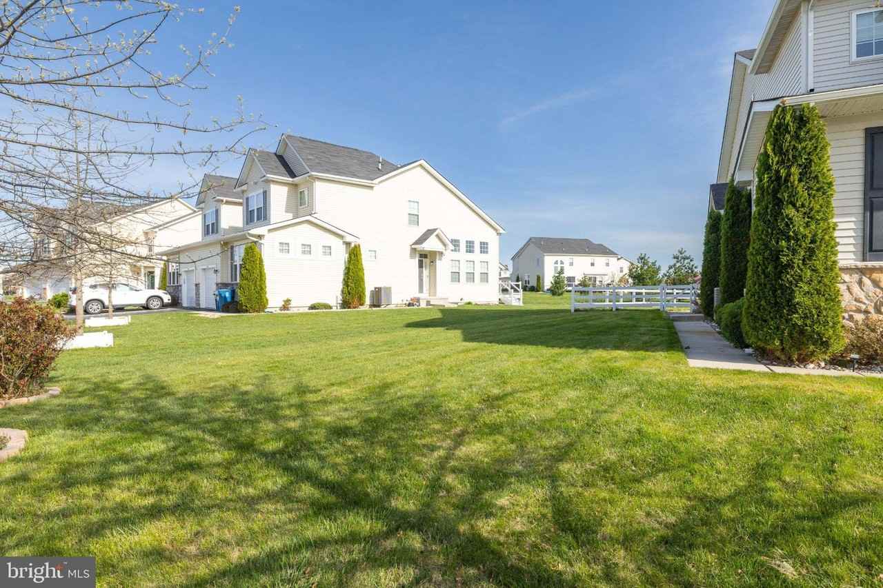 409 Galway Ct - Photo 5 of 49