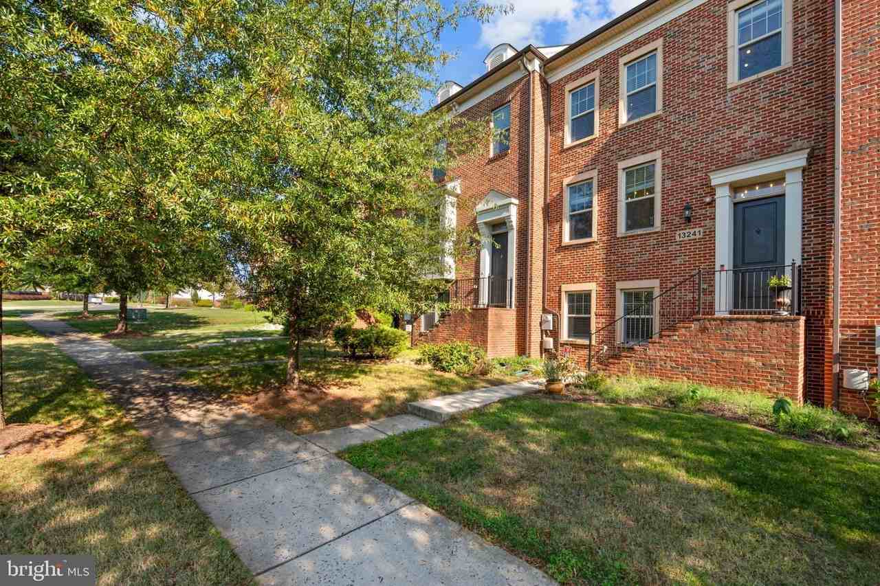 13241 Tivoli Lake Blvd - Photo 2 of 46