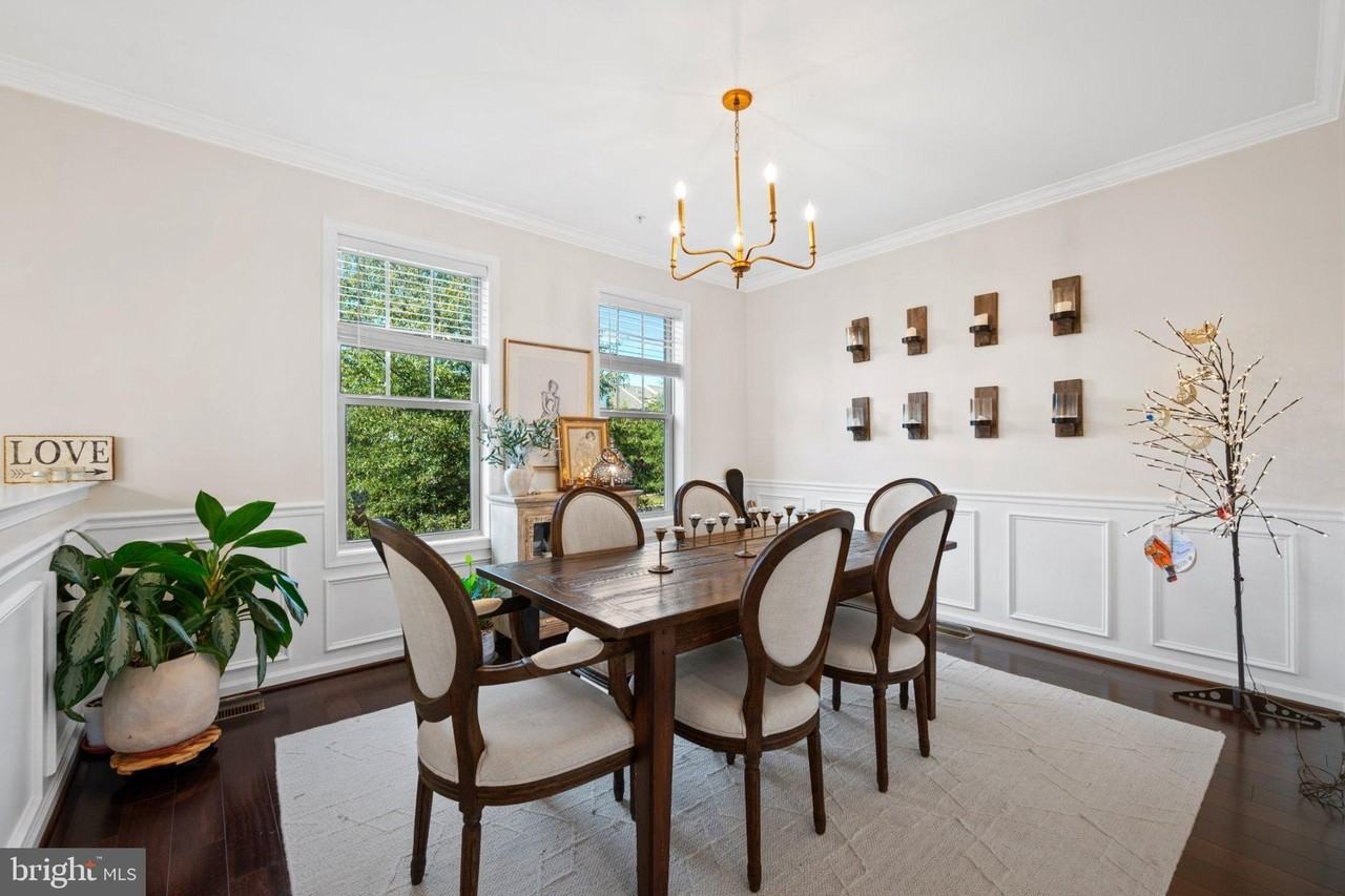 13241 Tivoli Lake Blvd - Photo 5 of 46