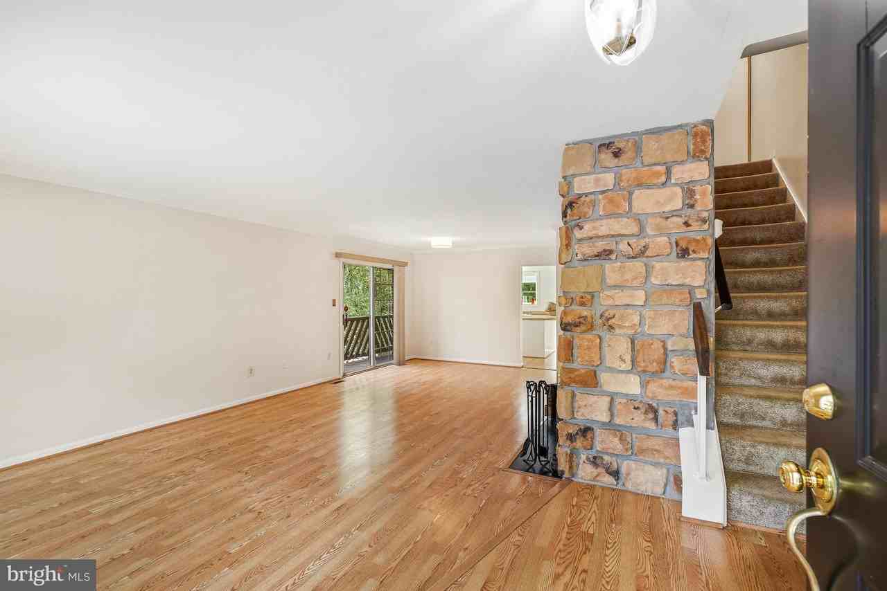 1352 Carlsbad Dr - Photo 4 of 30