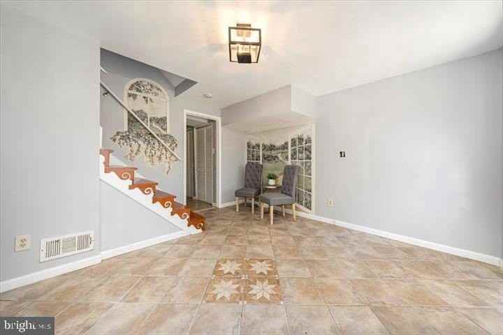 19052 Capehart Dr - Photo 3 of 34