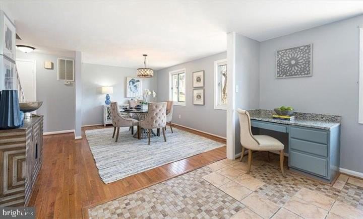 19052 Capehart Dr - Photo 5 of 34