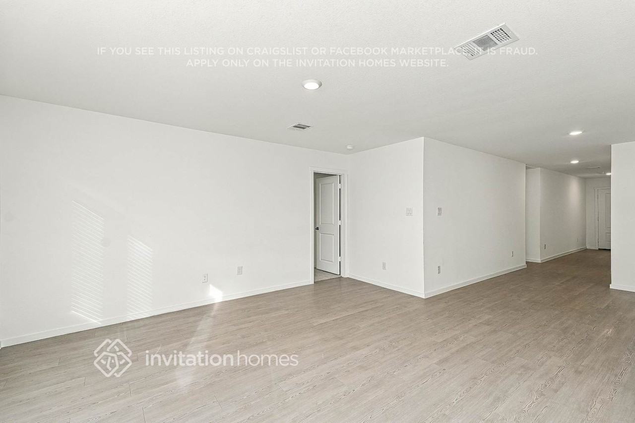 1241 Still Pond Dr - Photo 5 of 17