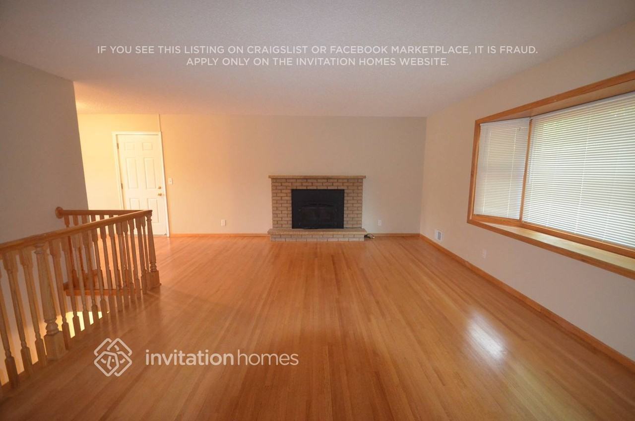 1030 Polk Pl - Photo 2 of 13