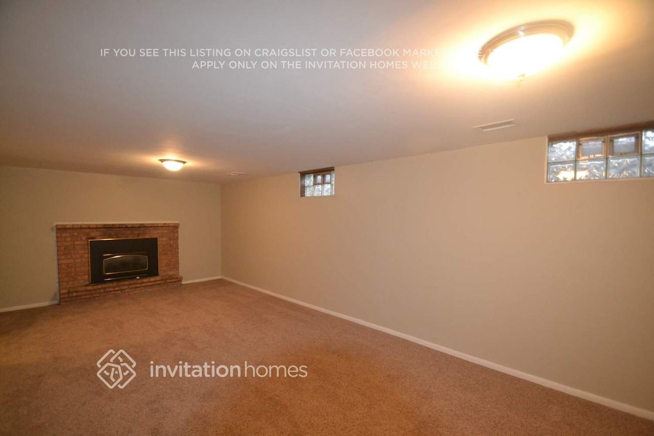 1030 Polk Pl - Photo 3 of 13