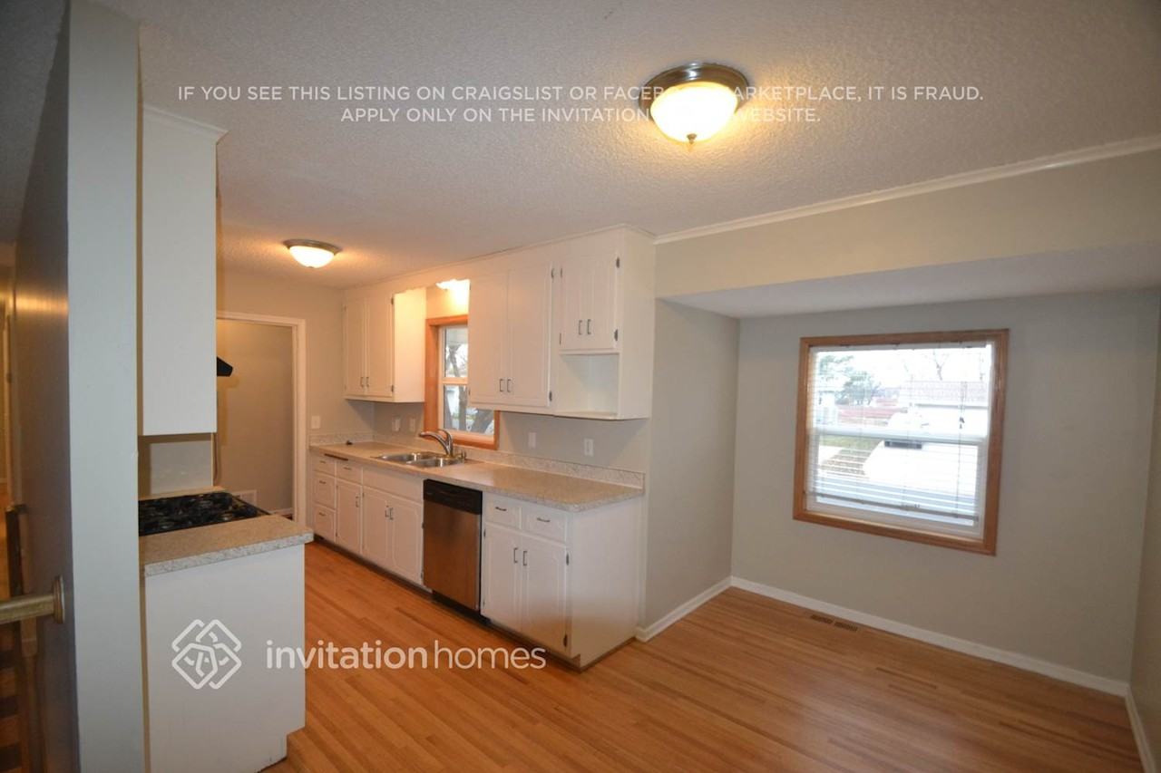 1030 Polk Pl - Photo 5 of 13