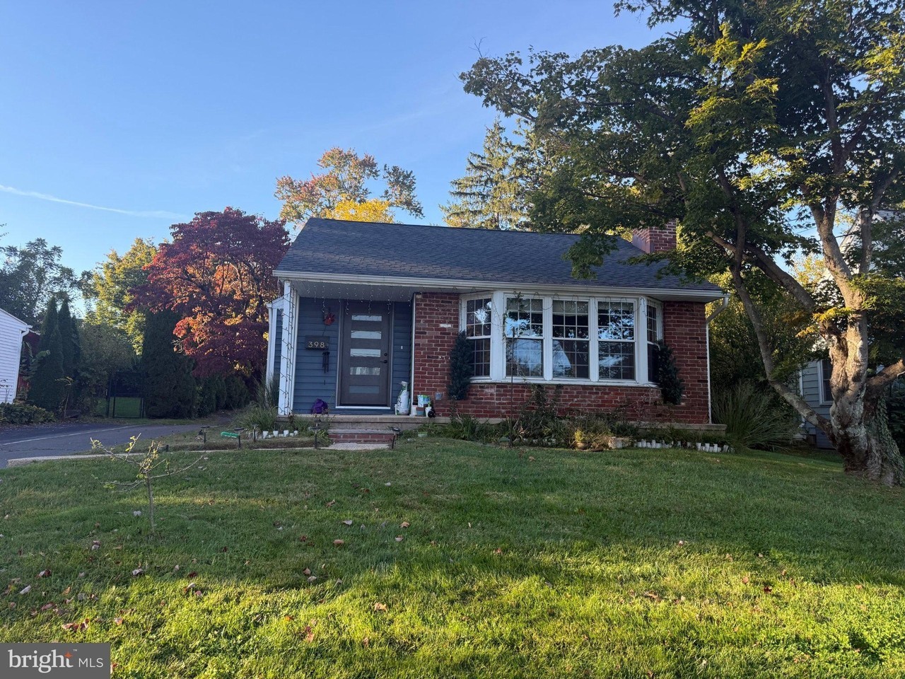 398 Franklin Ave - Photo 2 of 21