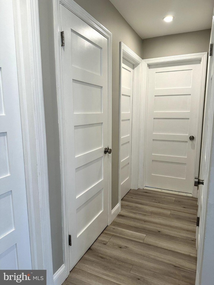 398 Franklin Ave - Photo 6 of 21