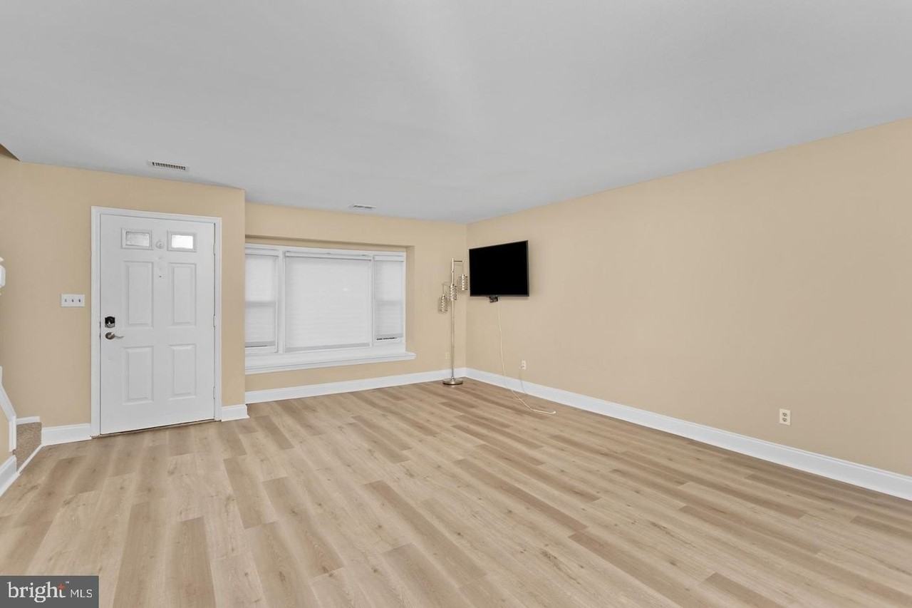 127 Baron Ln - Photo 2 of 13