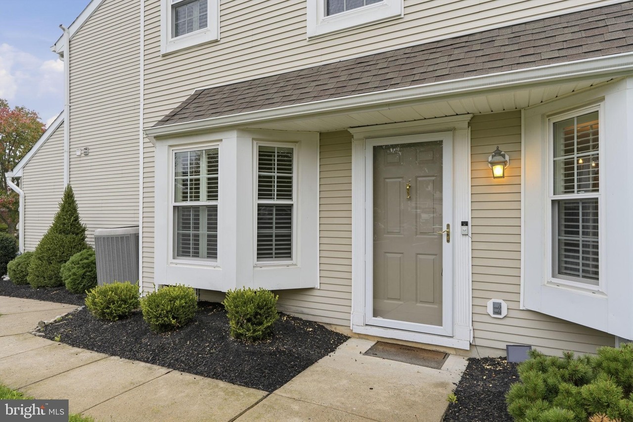 506 Coachwood Ct - Photo 2 of 37