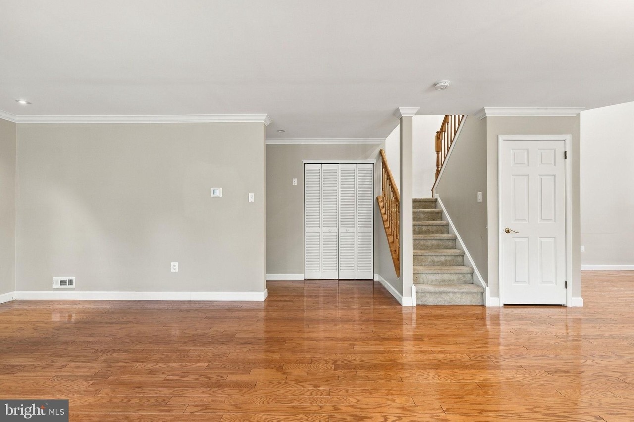 506 Coachwood Ct - Photo 5 of 37