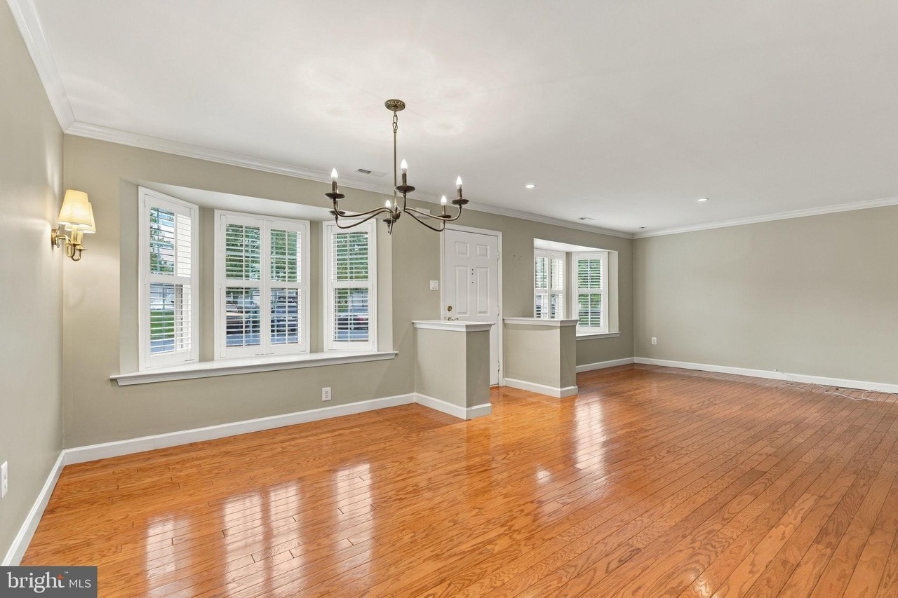 506 Coachwood Ct - Photo 6 of 37