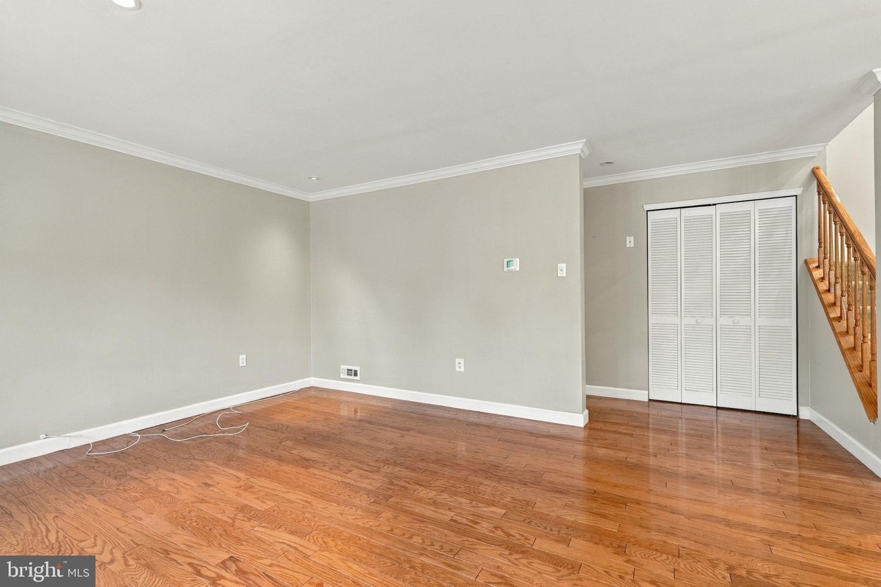 506 Coachwood Ct - Photo 7 of 37
