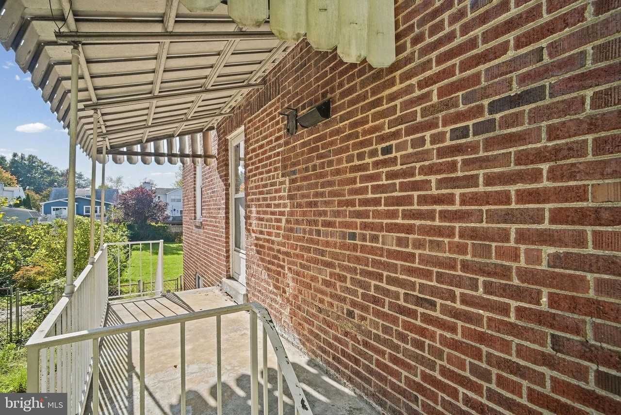 626 N George Mason Dr - Photo 2 of 27