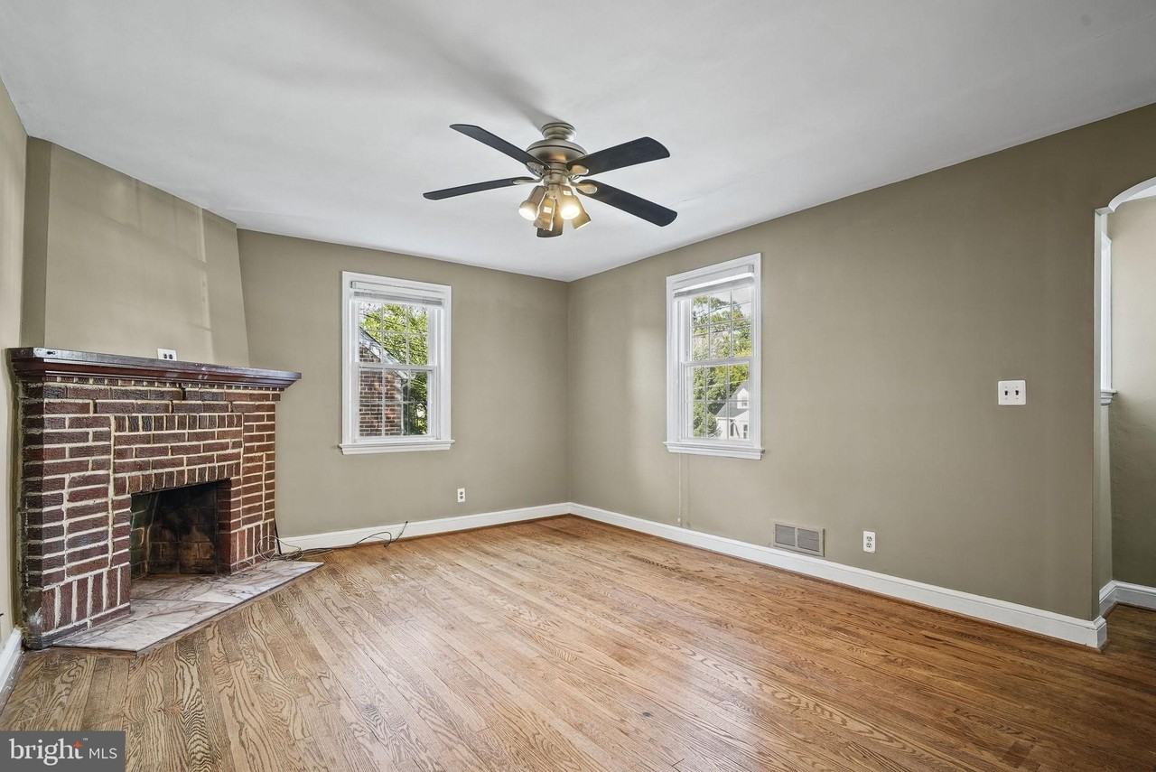 626 N George Mason Dr - Photo 3 of 27