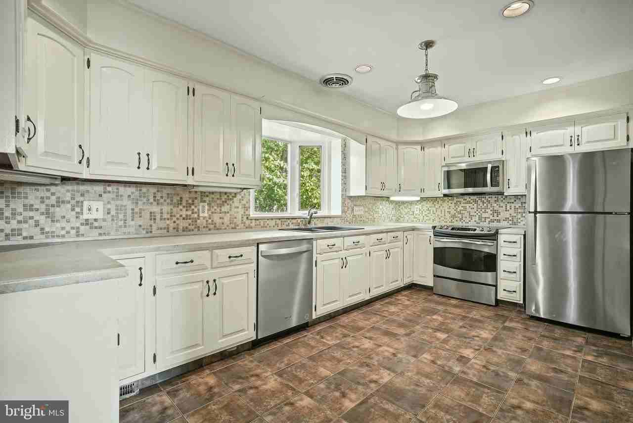 626 N George Mason Dr - Photo 4 of 27