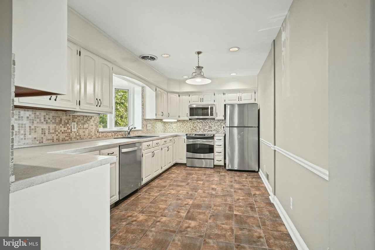 626 N George Mason Dr - Photo 5 of 27