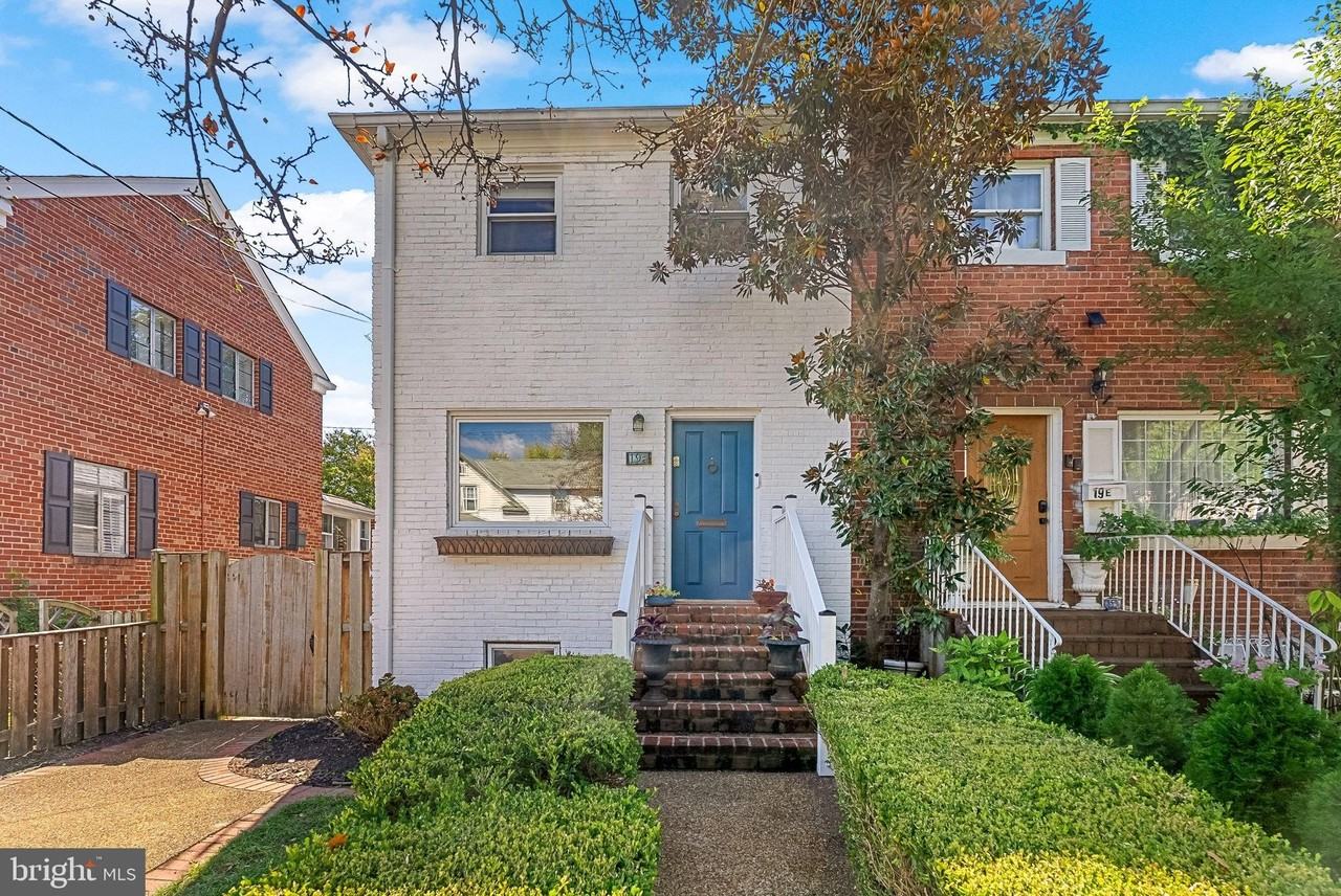 19 E Custis Ave #A - Photo 2 of 31