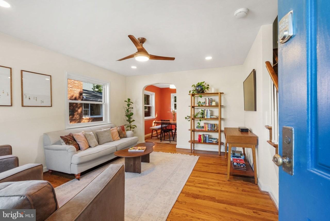 19 E Custis Ave #A - Photo 4 of 31