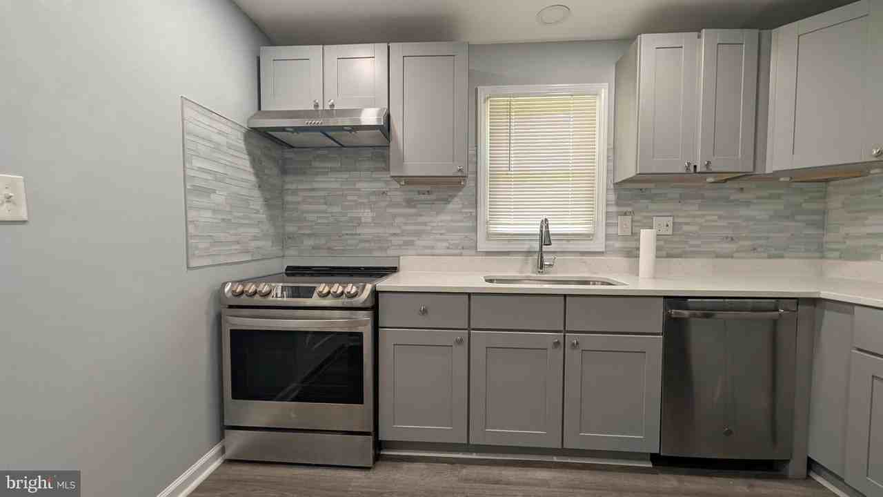 7104 Judith Ave - Photo 2 of 21