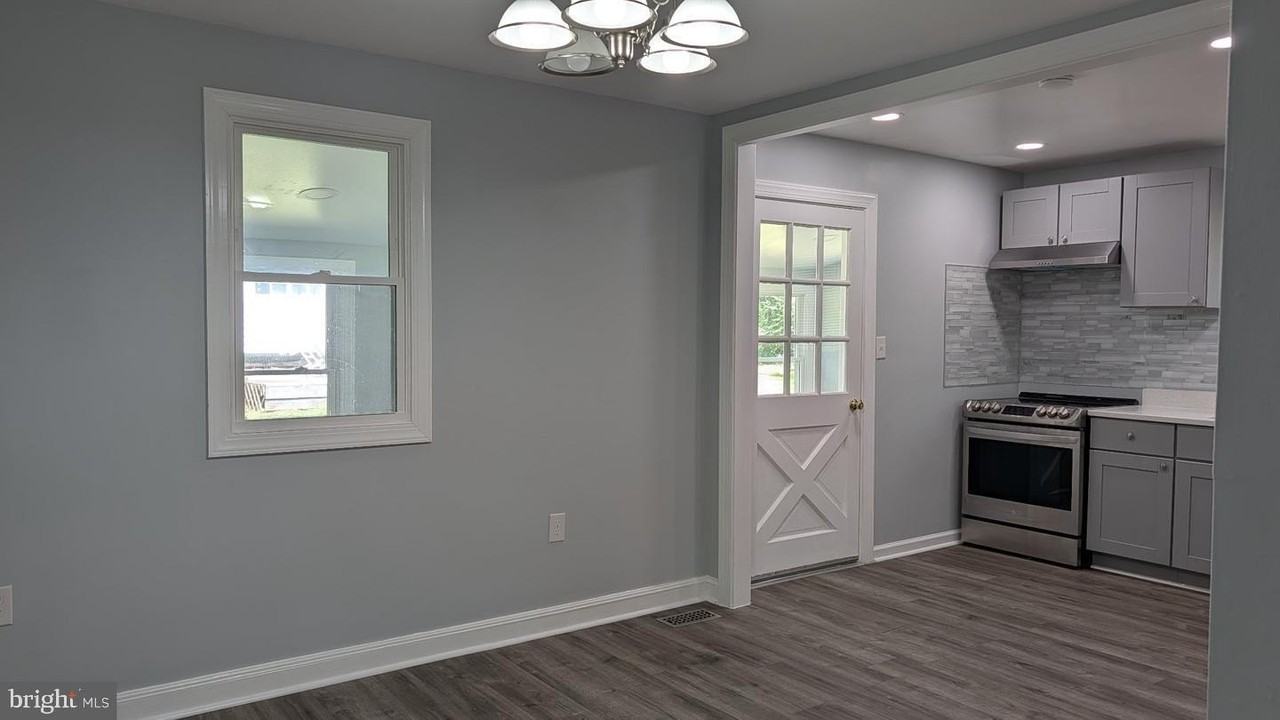 7104 Judith Ave - Photo 5 of 21
