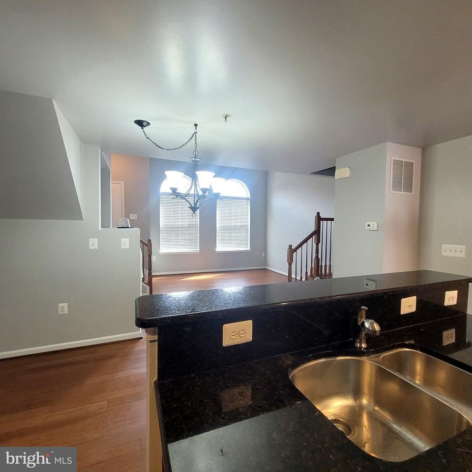 15214 Rosemont Manor Dr - Photo 3 of 20