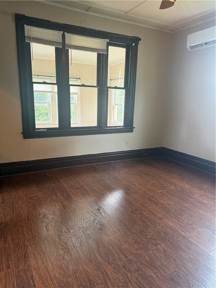 304 Washington Ave - Photo 5 of 19