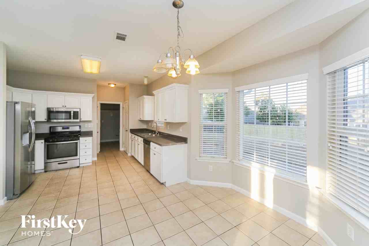 5052 Rivercrest Ln - Photo 5 of 15