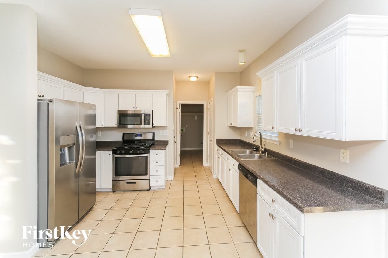 5052 Rivercrest Ln - Photo 6 of 15