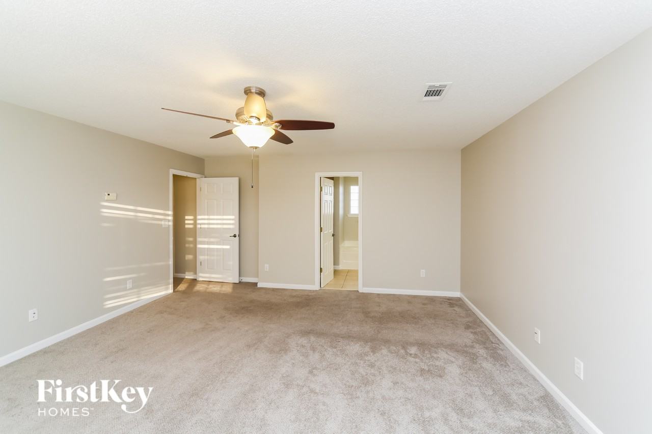 5052 Rivercrest Ln - Photo 7 of 15