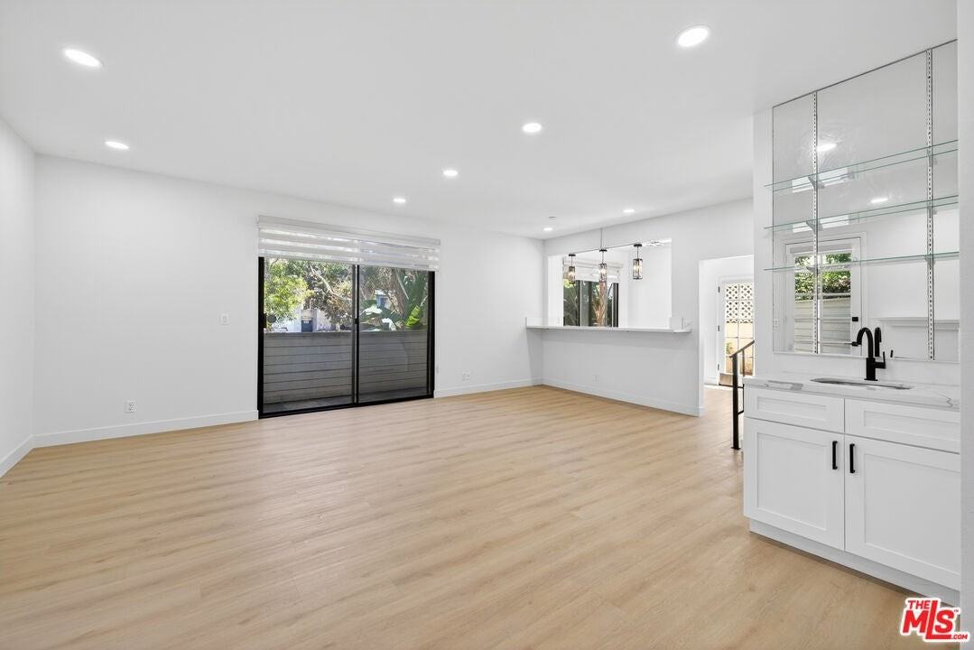 1754 11th St - Photo 3 of 40
